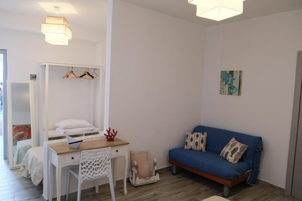 Camere Dieci Maggio ポンツァ エクステリア 写真